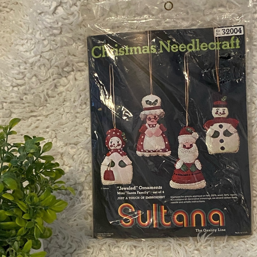 Vintage Sealed Sultana Jeweled Holiday Ornament Kit 32131 NOS